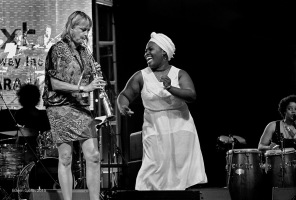 Jane Bunnett & Maqueque, David Pecaut Sq, Toronto, 06.24.15 Jane Bunnett & Maqueque, David Pecaut Sq, Toronto, 06.24.15