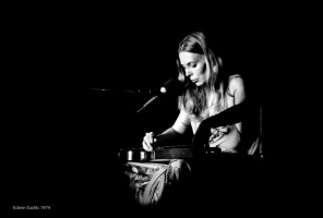 Joni Mitchell 02.10.74  Massey Hall, Toronto