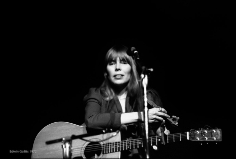 Joni Mitchell 02.25.72  Massey Hall, Toronto