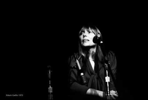 Joni Mitchell 02.25.72  Massey Hall, Toronto