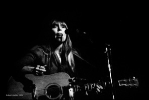 Joni Mitchell 02.25.72  Massey Hall, Toronto