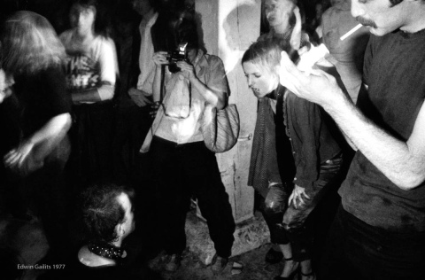 Steven Leckie Confronts Audience 1977 Crash n Burn