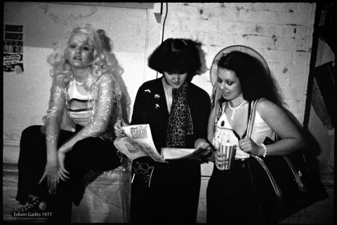 3 Girls 1977 Crash n Burn