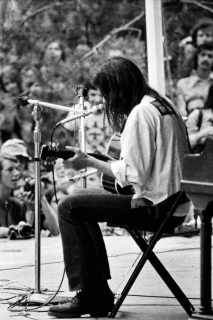 Neil Young 1972 Mariposa Folk Festival
